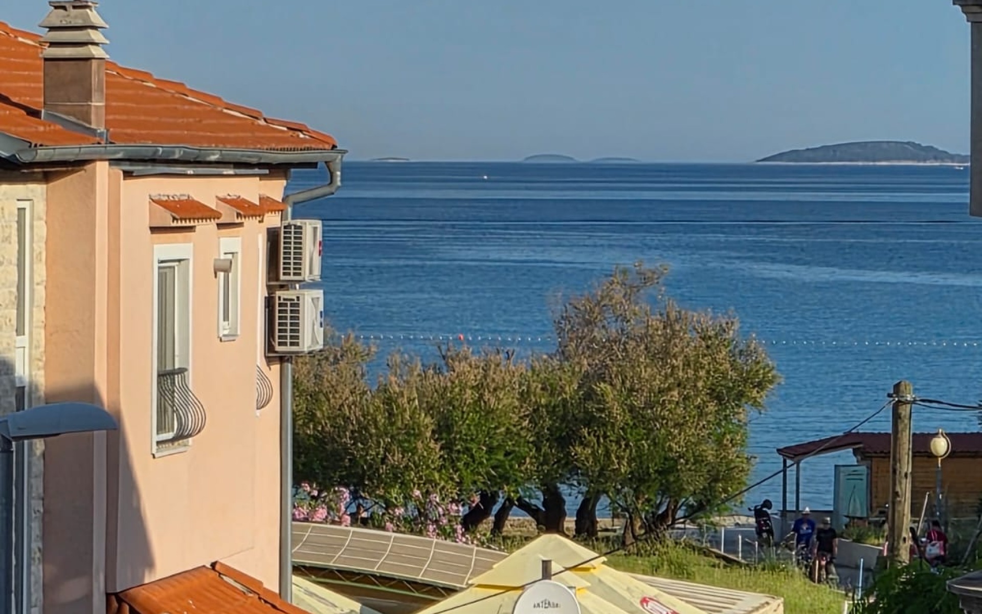 SNIŽENA CIJENA!!Novogradnja 70 metara od mora